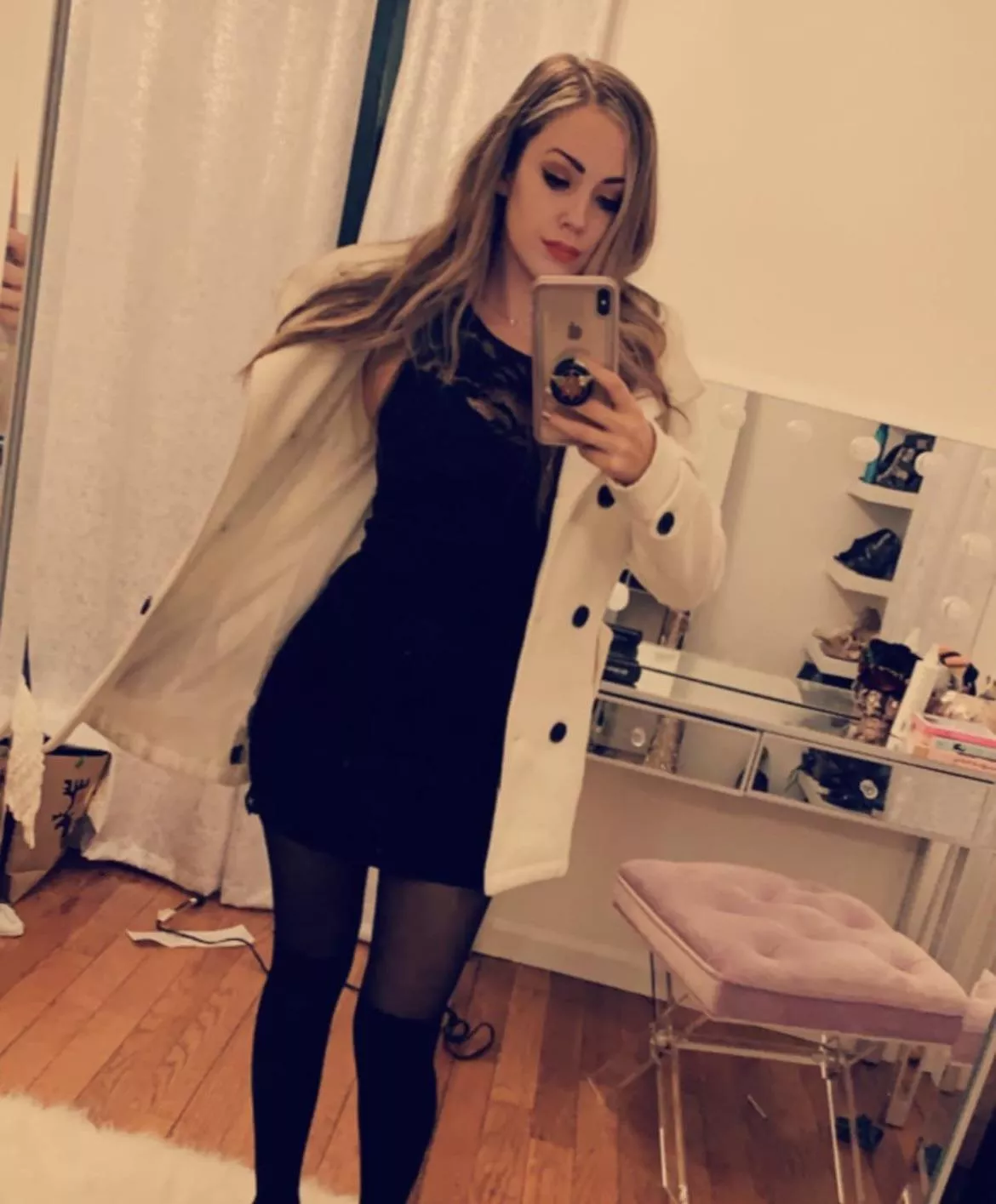 Babe posted by Bigdickdecks