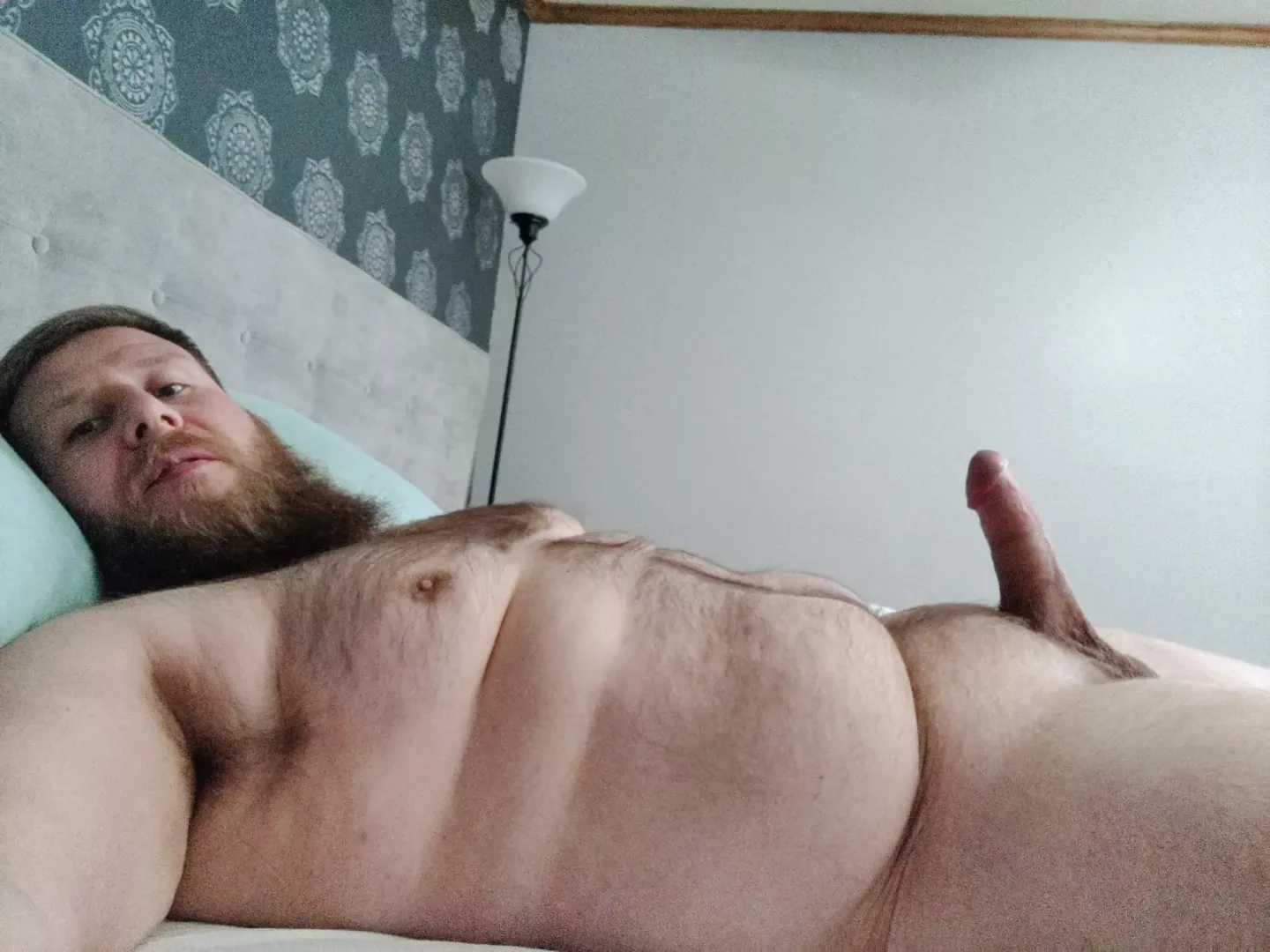 Back from a Reddit-hiatus....feel free to chat if you wish 😏 by beardticklesurthighs