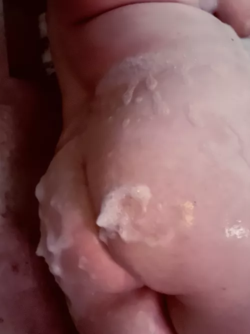 Back in the tub by HipsssOrNipsss