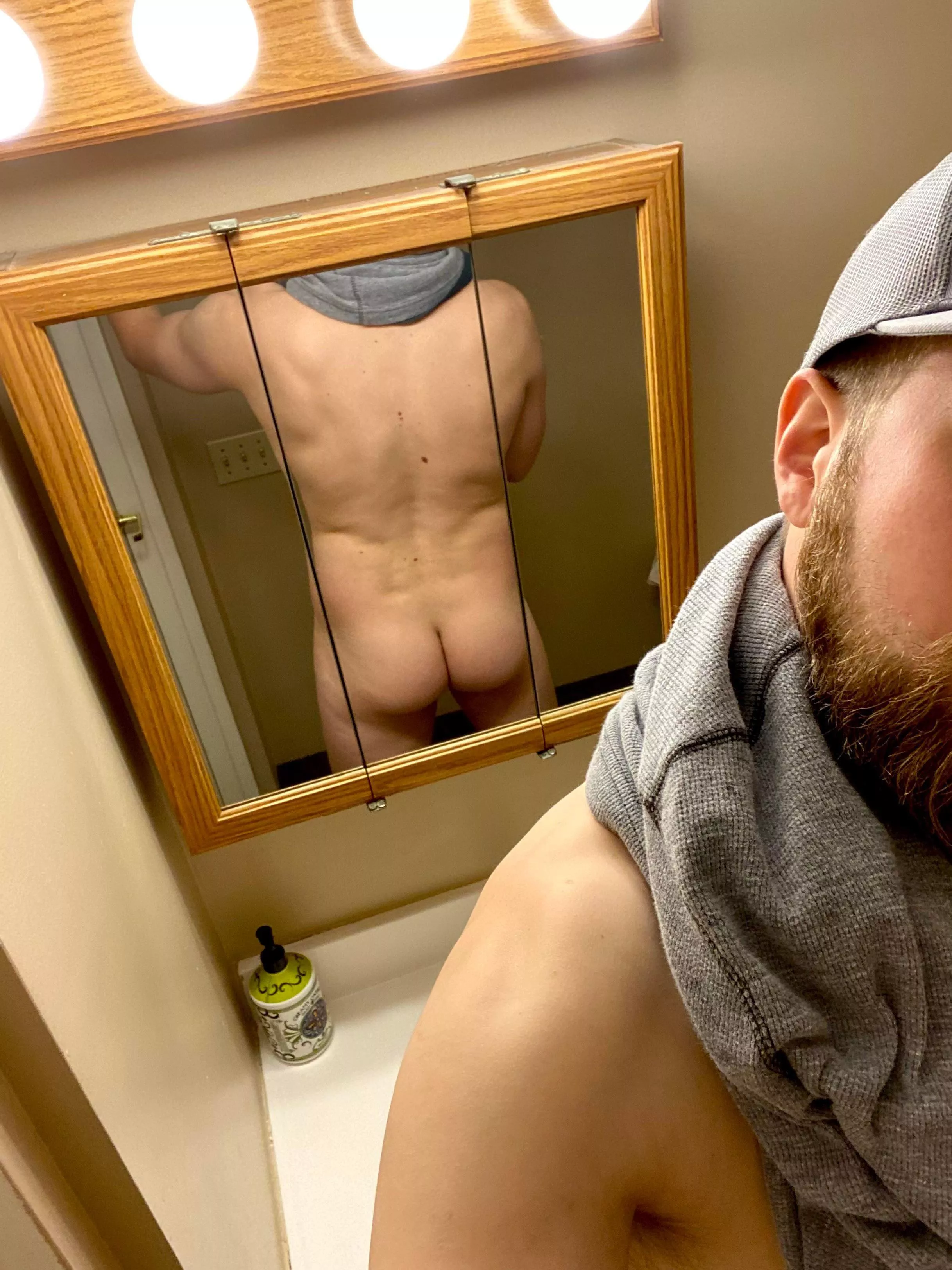 Back muscles are finally showing up (kind of) posted by showtheg00ds