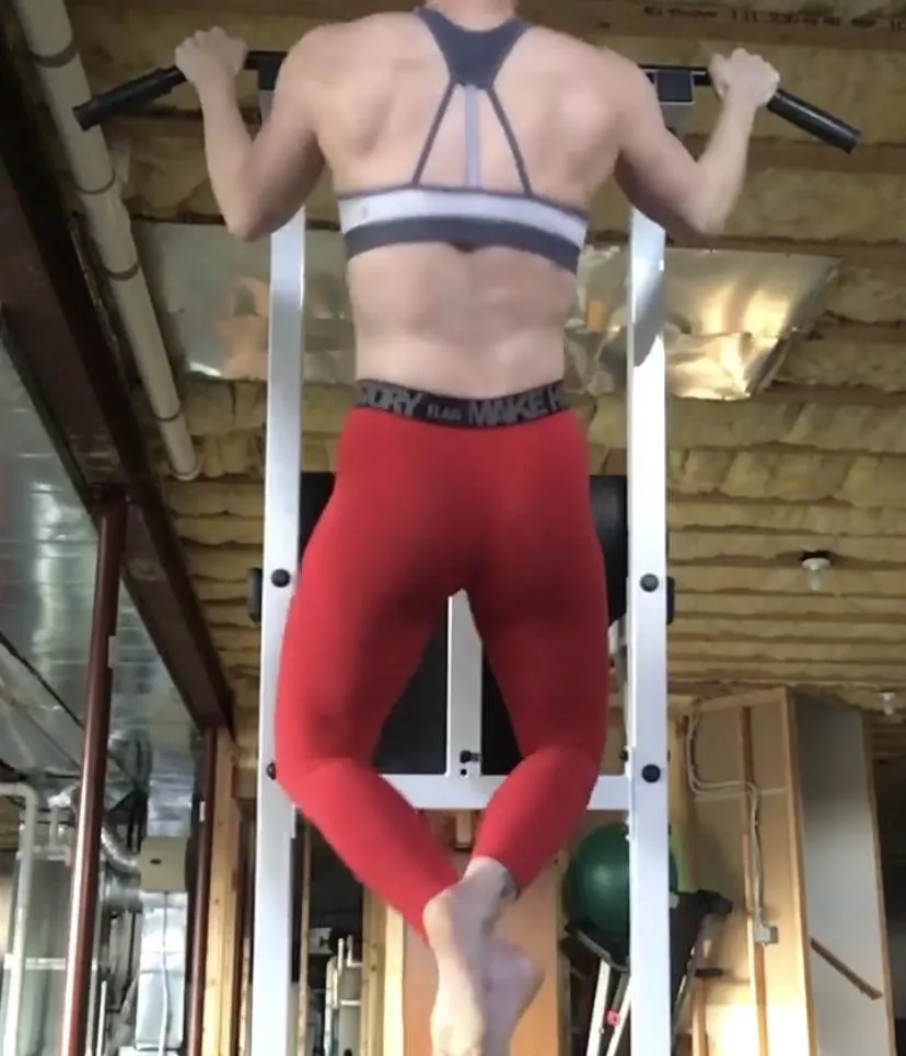 Backside looking yummy in these red yoga pants posted by jessjesscscs