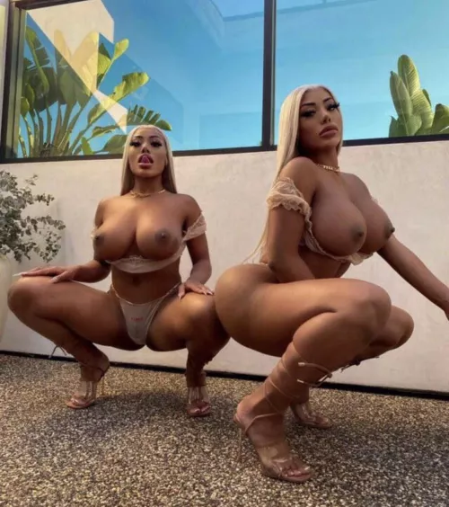 Bad Bitches by CollectPesos