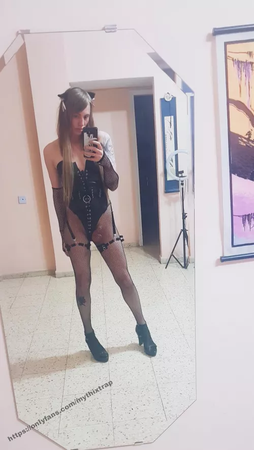 bad kitty here 🖤 by CyberLola95