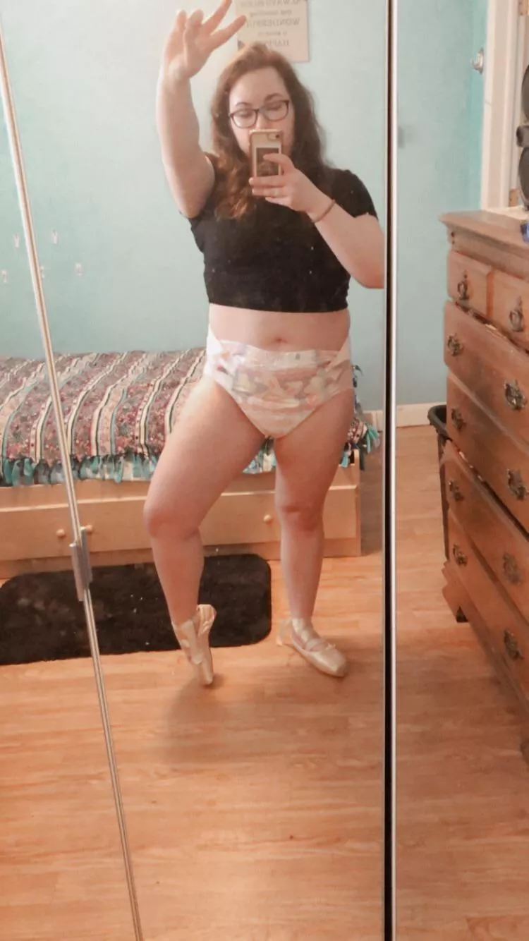 🩰 ballerina baby 🩰 posted by livvielivx