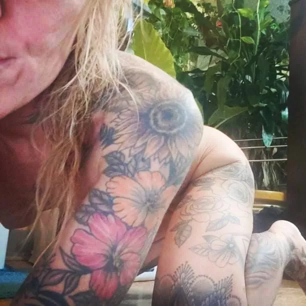 💗Barbie the Inked SLUT here😈FREE ONLYFANS SUB W/ Daily Content and Sexting💗TIPPERS WILL BE SPOILED🤑I offer:Cock rates👀JOI, dildo/WET pussy play, chatting, TATTOO(BODY)TOURS❤Custom vids😜...I LOVE to SUCK AND FUCK JUICY COCK and STICKY  posted by Tattooedbarbie86