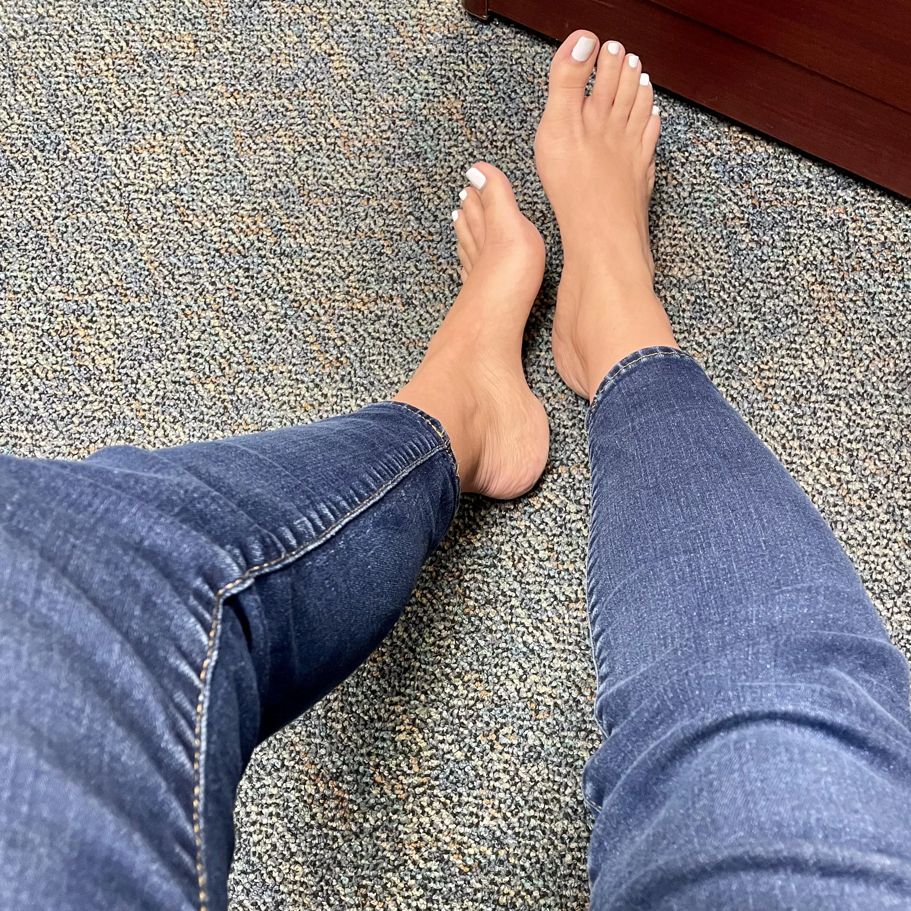 Bare feet and jeans at the office?? posted by Evisfeet