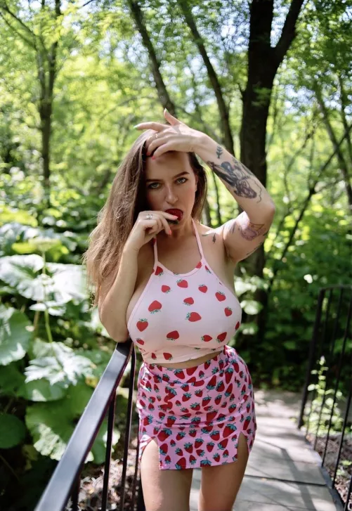 Barely Contained by Hoopla3000