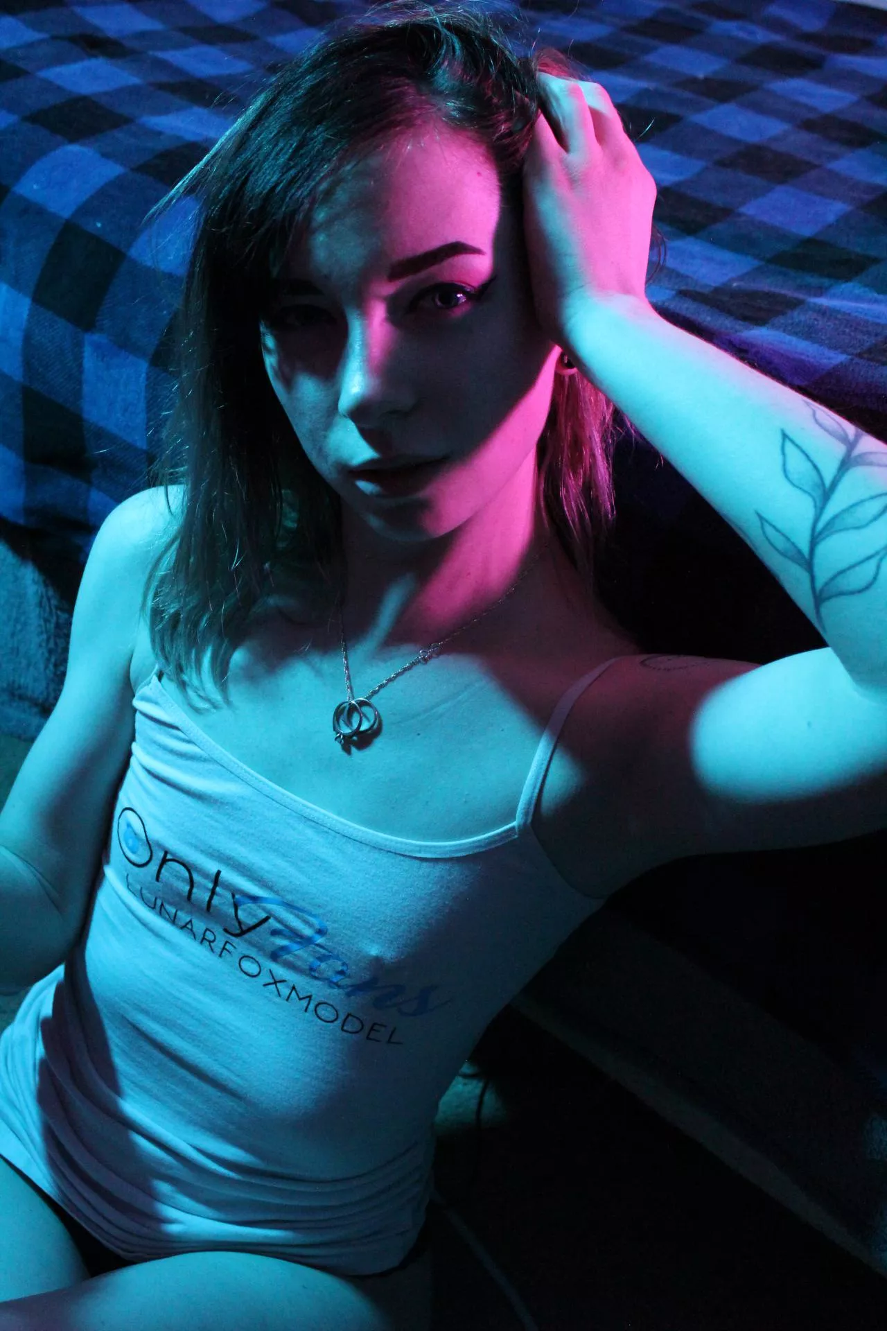 barely there posted by LunarFox_