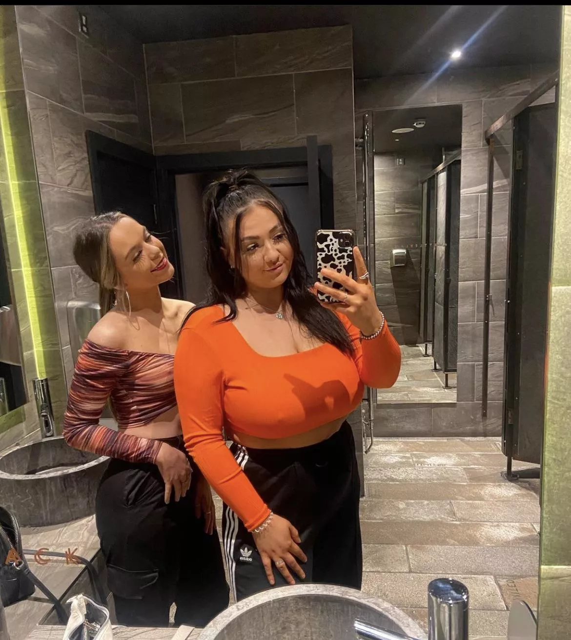 Bathroom selfie posted by blackpantat