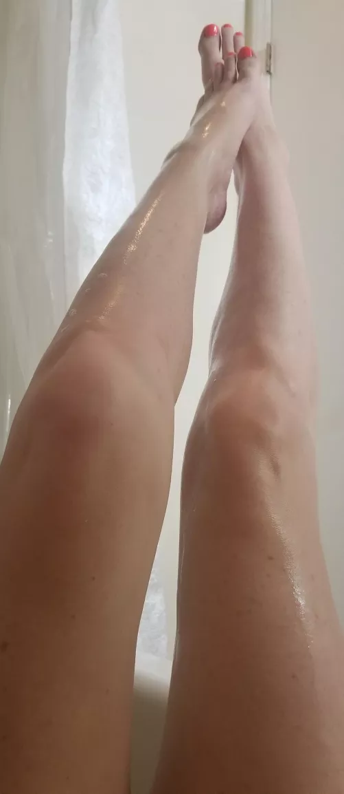 Bathtime 😋 by DeliciousFinding5598