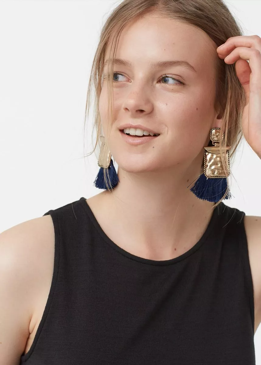 Baya K posted by w32unix