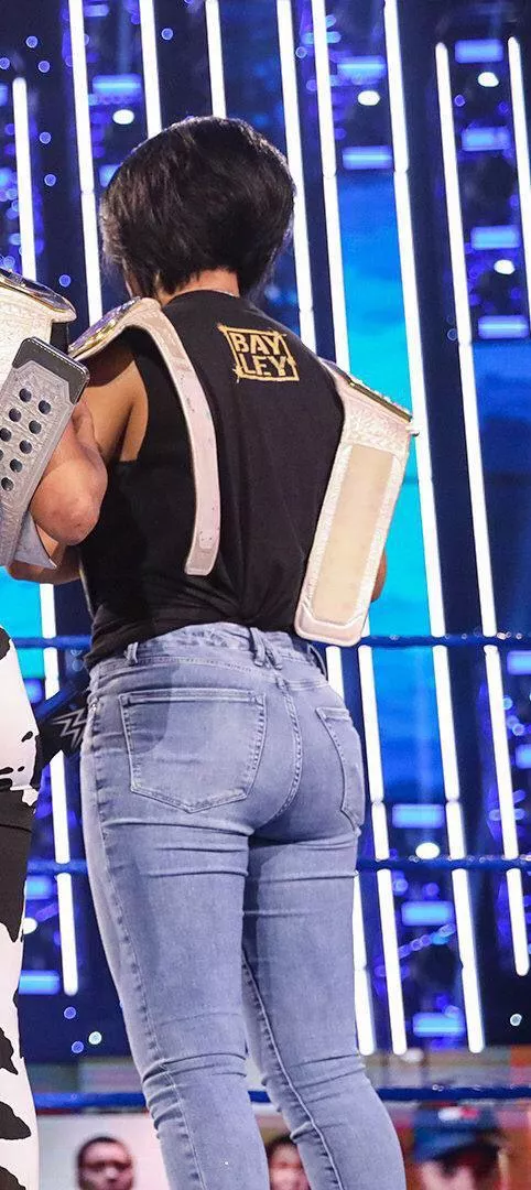 Bayley in jeans posted by jondoe31313