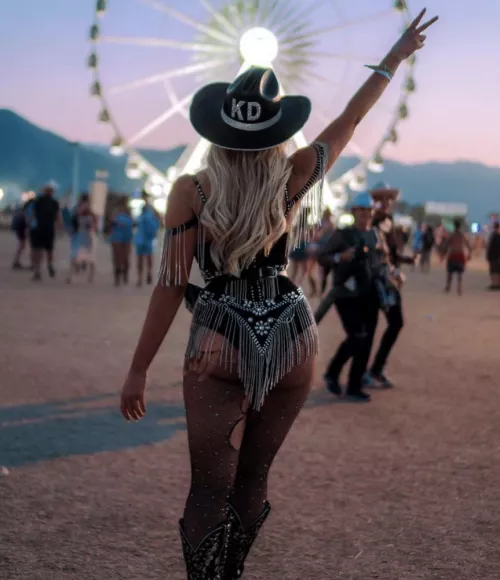 BB21 Kat’s ass by PowerInspector