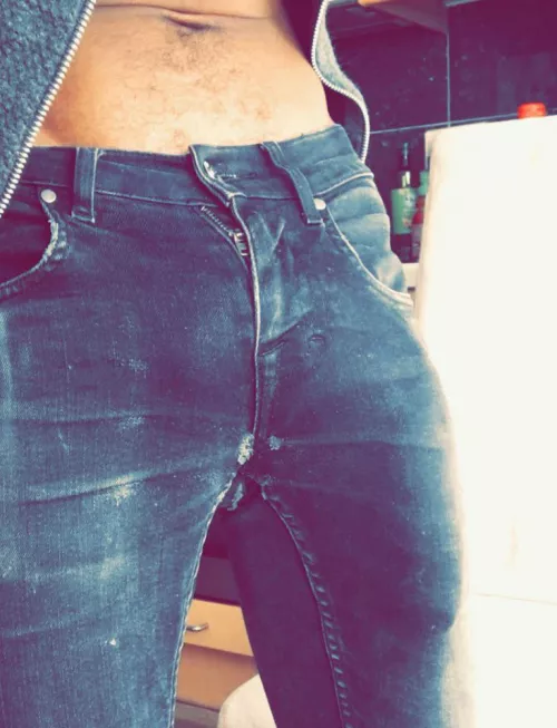 BBC trying to hide in SkinnyJeans by blackdstallion