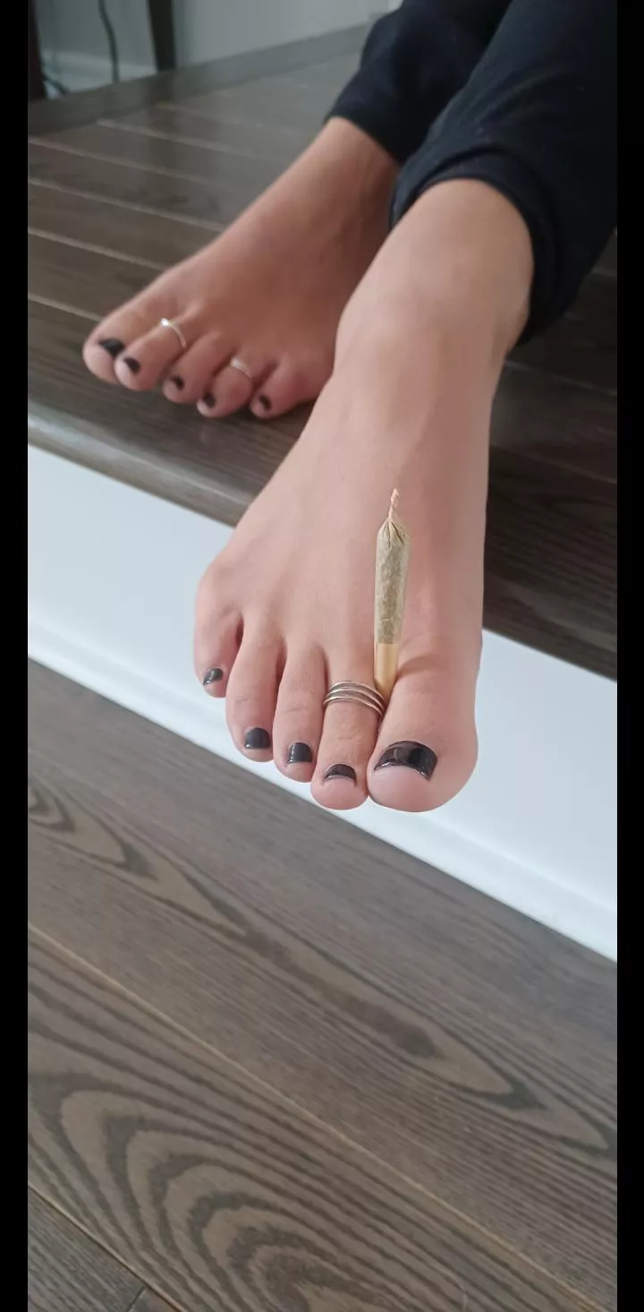 Be a gentlemen and light it for me will you? posted by SirsKitten3