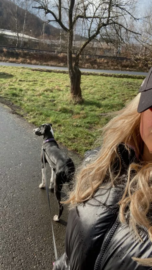 be honest, would you cum to my nudes if I send you some? by ellifairy69