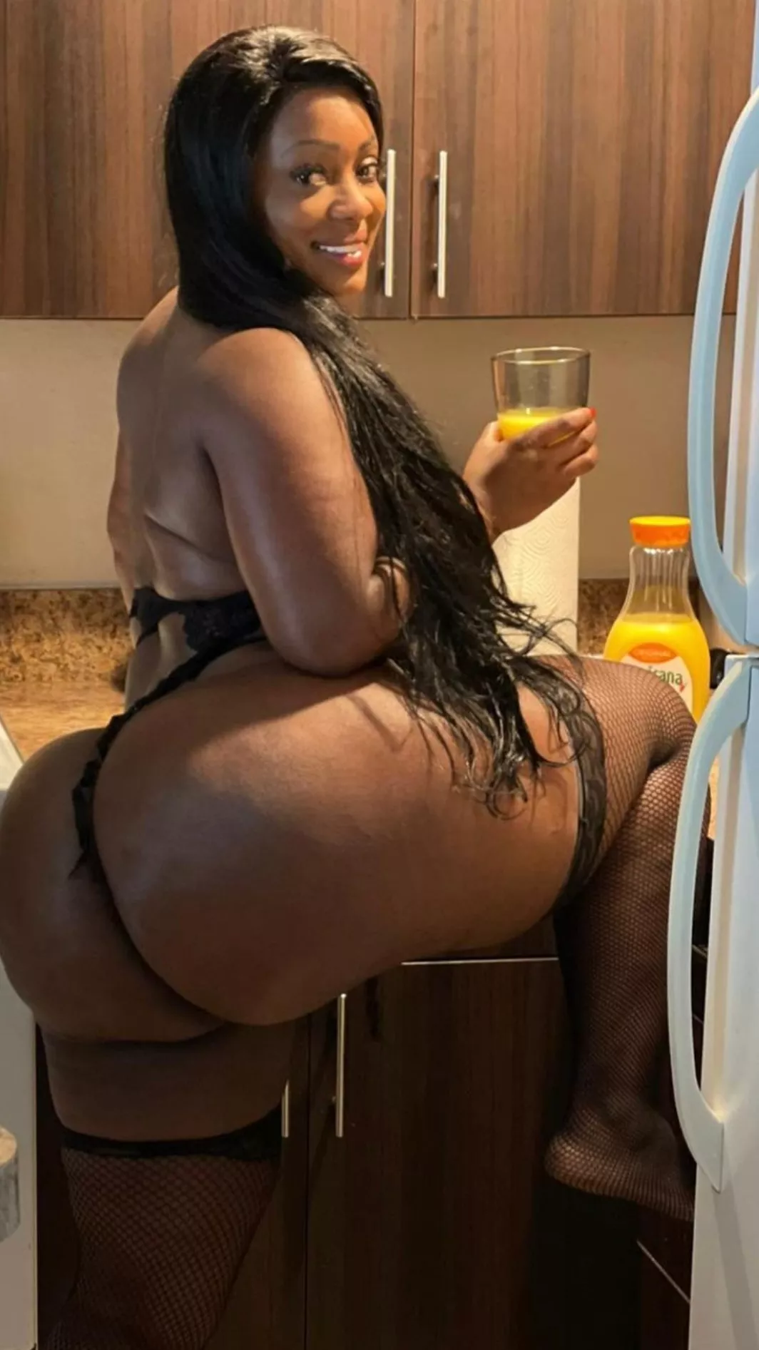 Be honesy, wuold you smash or pass? posted by rhumbaless