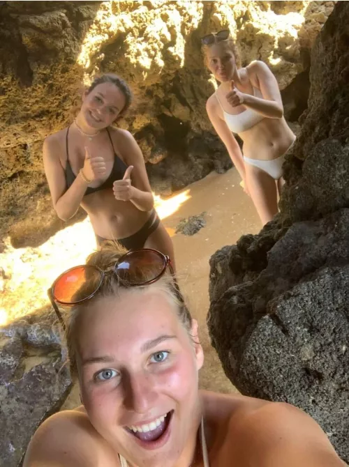 Beach Fun by ColHansLandaSS