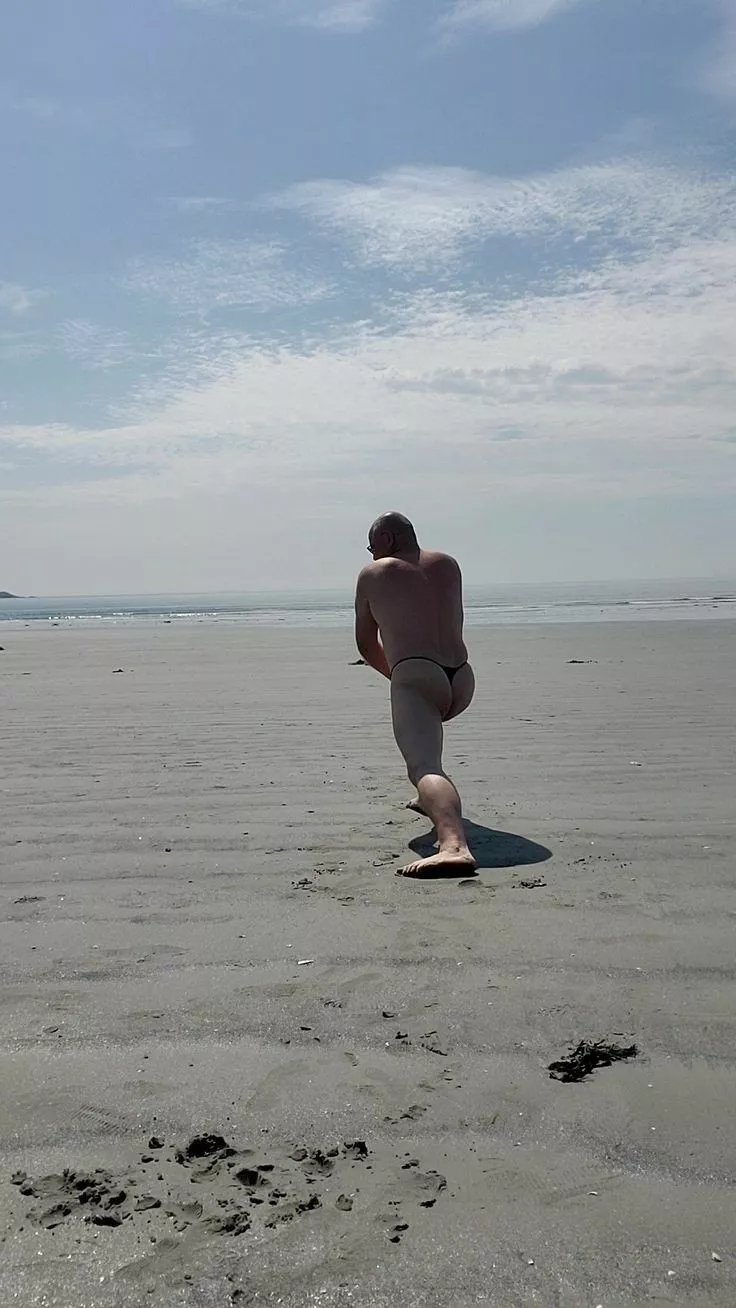 Beach Stretching posted by nat7142