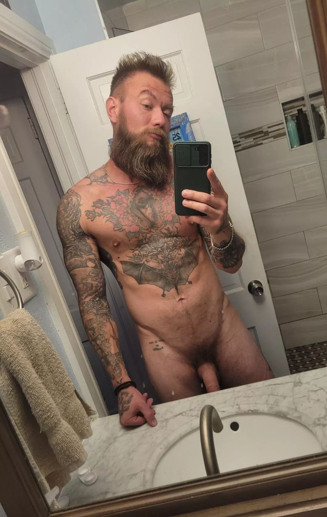 Beard -boner.... posted by BunkmosEs