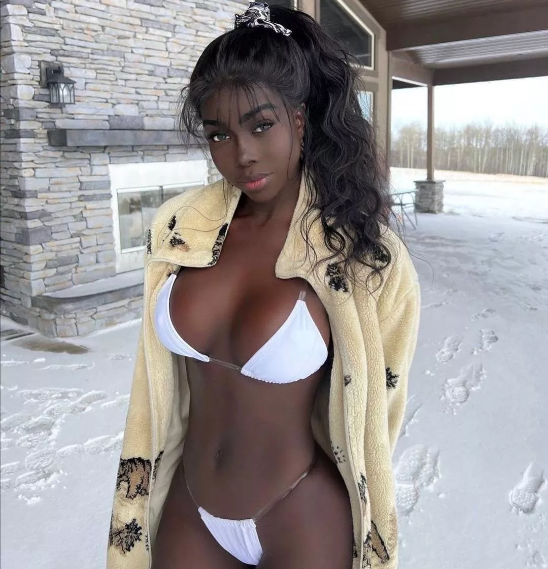 Beautiful ebony babe posted by pappybuzz