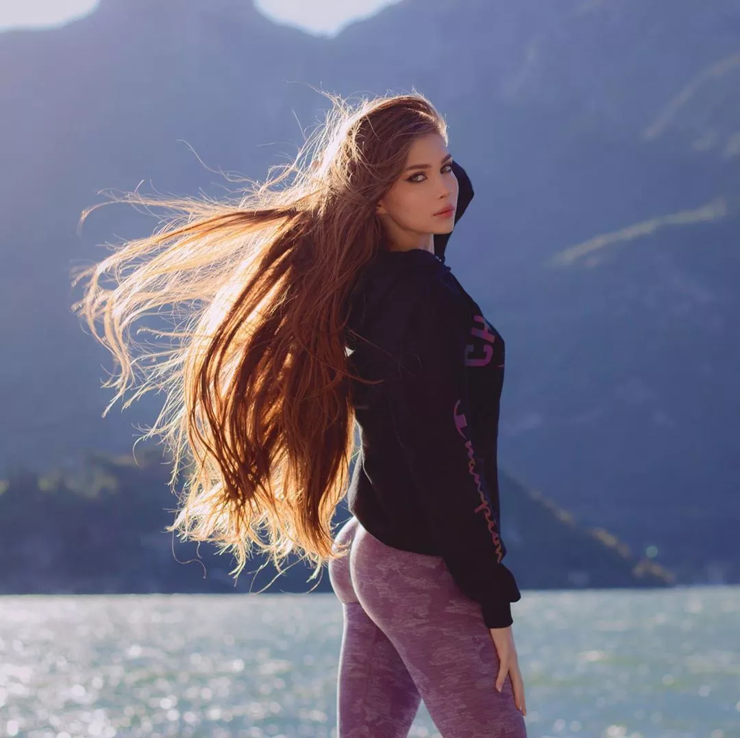 Beautiful shot posted by Shart_Shark