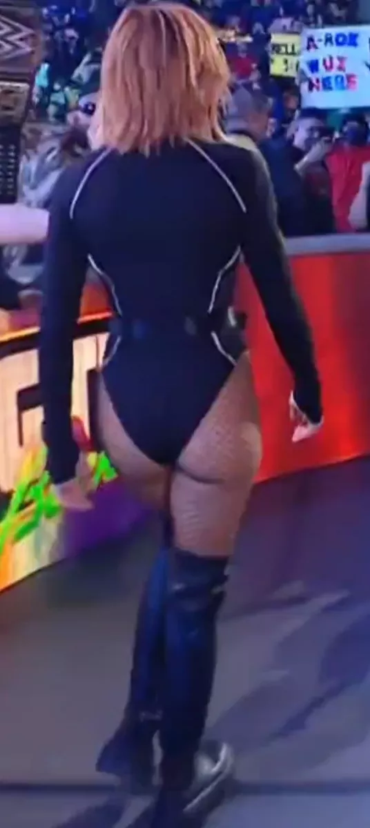 Becky Lynch 🤤 posted by fuckingelijah95