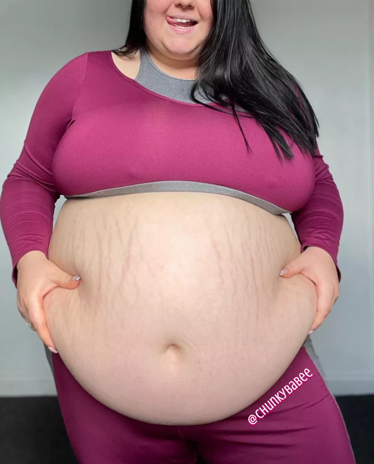 Been a while since I wore this workout outfit.. I may have outgrown it 👀🐷 posted by xChunkyBabee