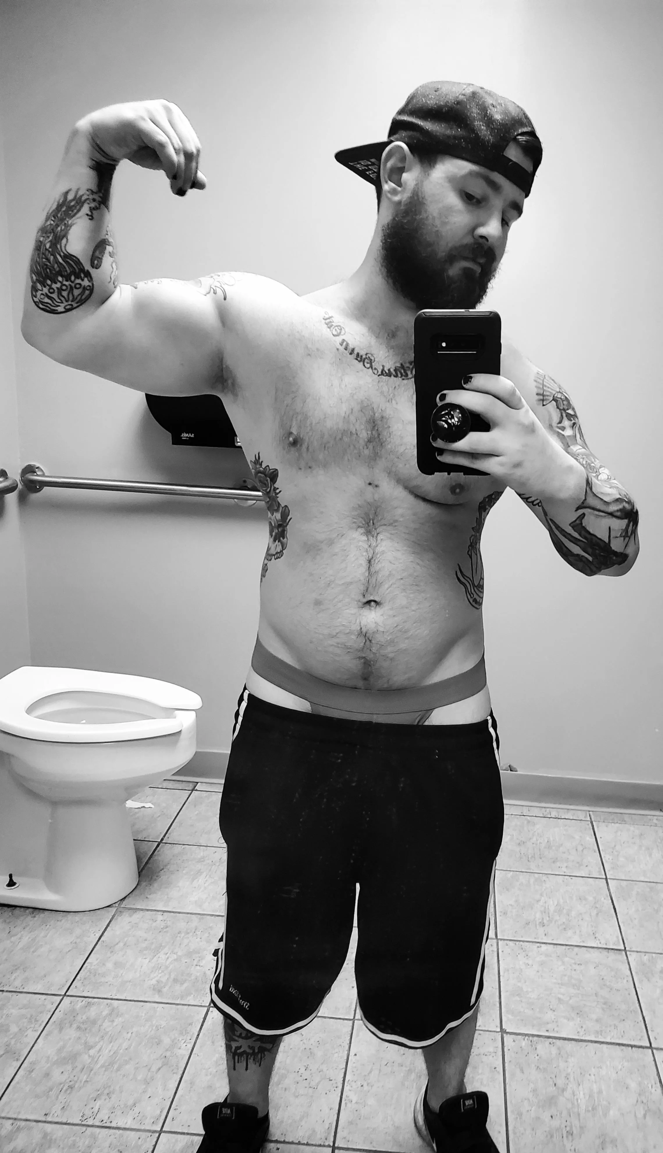 Been losing a little weight and I'm loving how it's making my V look 🥵 posted by underwearempire