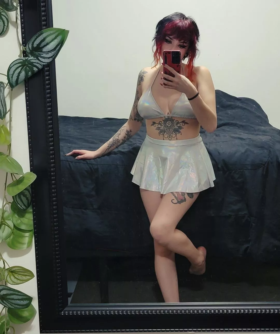 Been MIA for awhile, thought I'd make a reappearance. 😘 posted by crimzinace