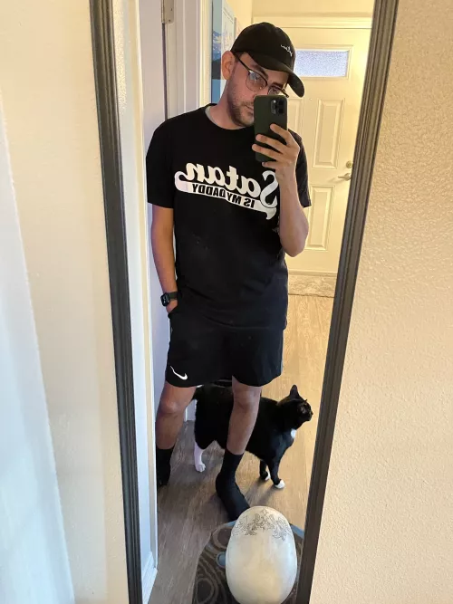 Been thinking about playing some Cultist Simulator. My shirt checks out. 😇 by jarendugah