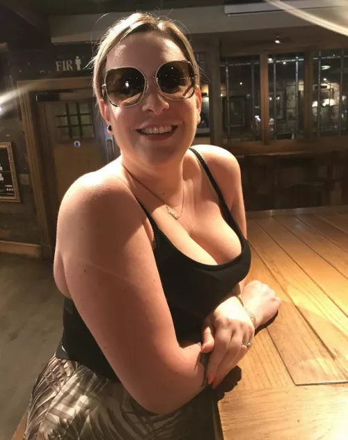 Been told i’m “distracting” on date nights… by AdditionalOil4