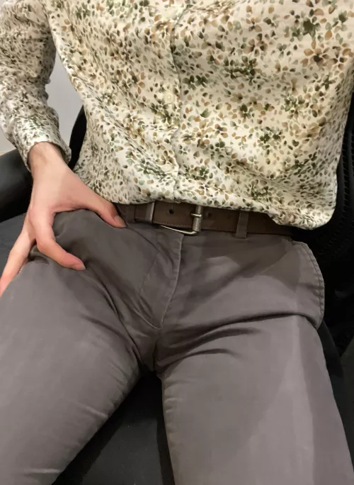 Been waiting all day for you to come to my desk bro 😈 by jacobg65