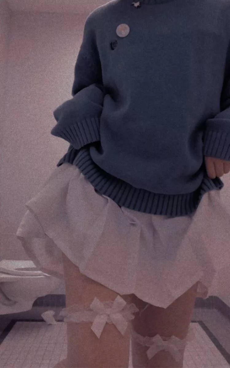 Been wearing more skirts with the weather getting warmer. So comfy <3 posted by Calm-Pin7172