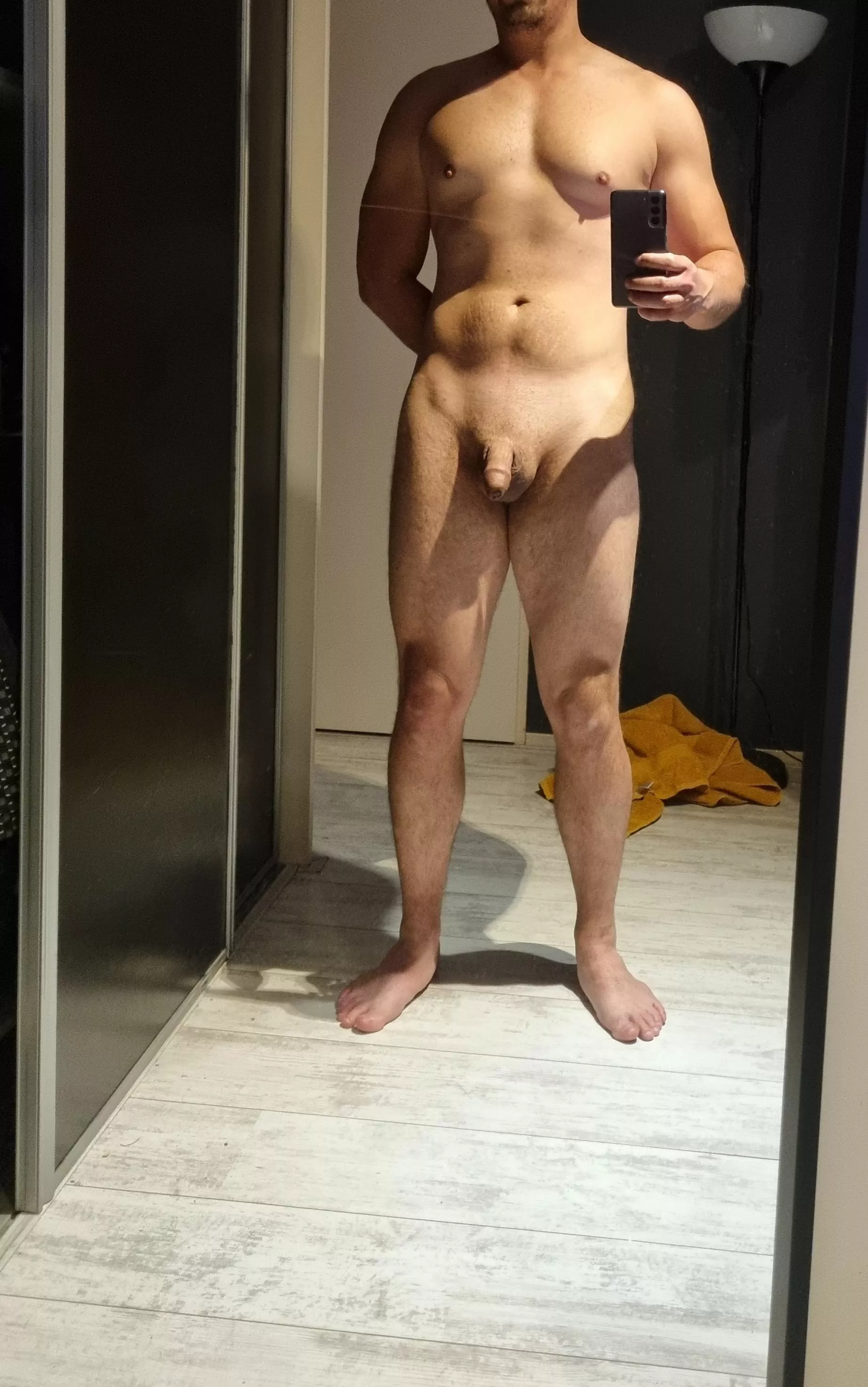 before bed ,m27,78kg, 1.72m posted by nude_and_proud