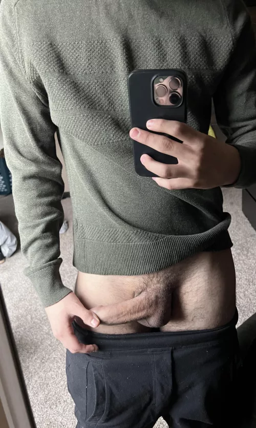 Being at home always makes me think of my high school sweetheart, need some bros to help distract me(19) by paparemjob