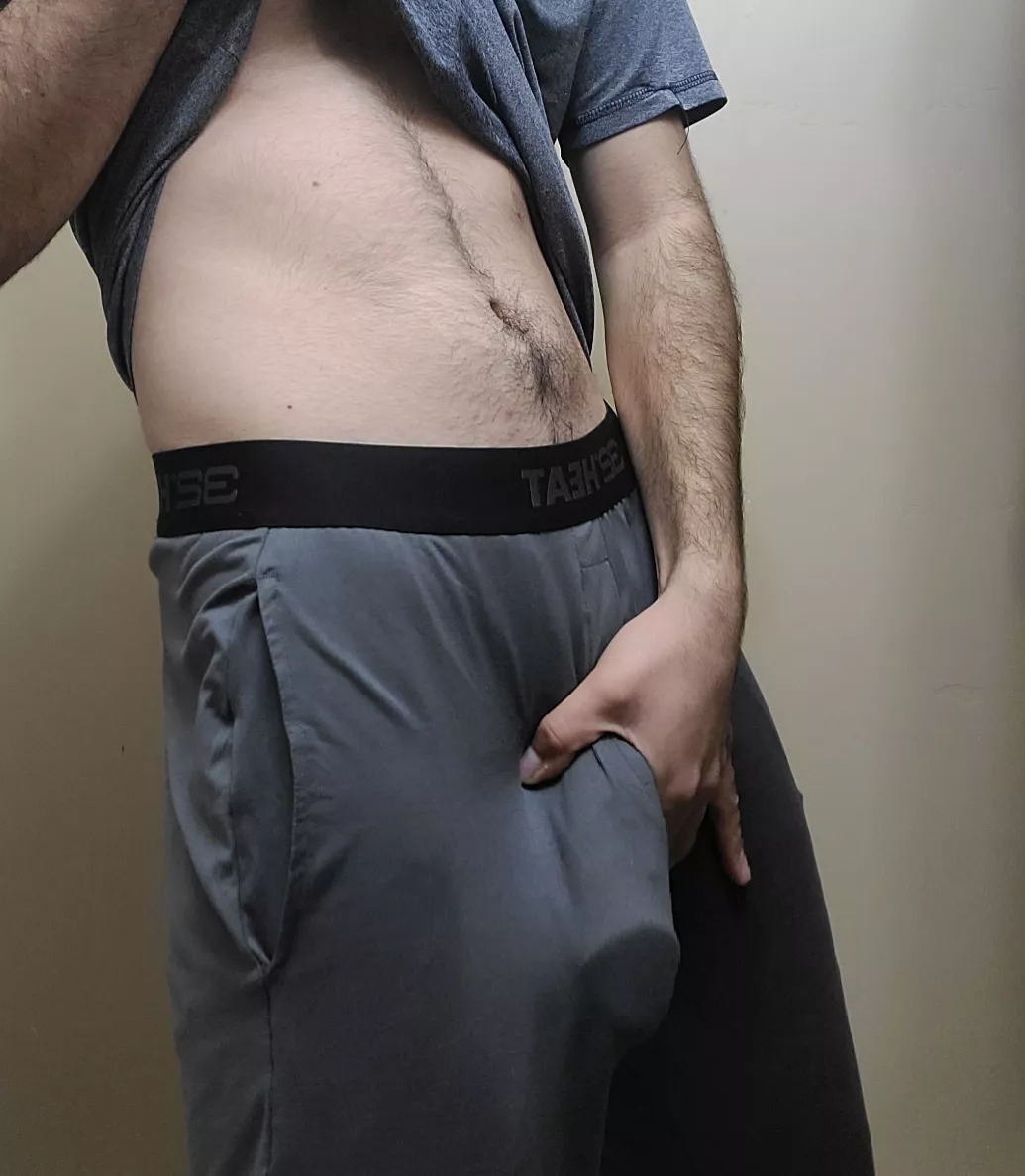 Being hung is fun posted by ___hung4u___