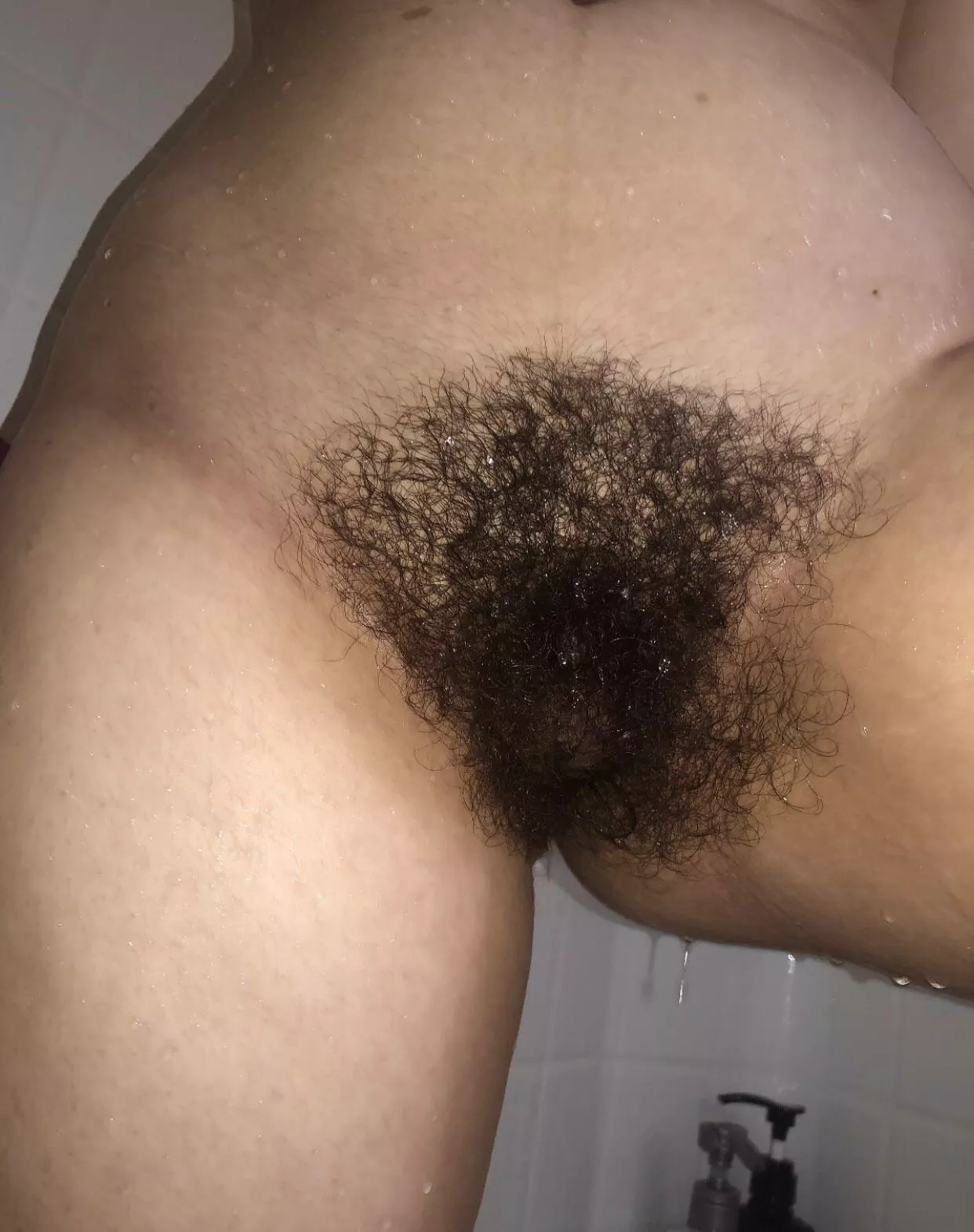 being in a number of subs dedicated to hairy cunts has made me come to love my own ❤️ posted by riddlerluvr