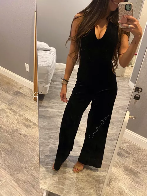 Believe it or not, I do wear clothes sometimes. by CuteeAssaButton