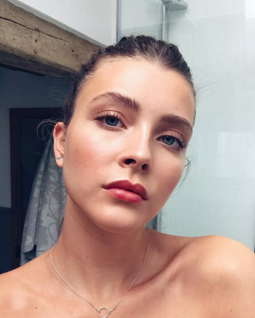 Belle Johnson posted by Pixane