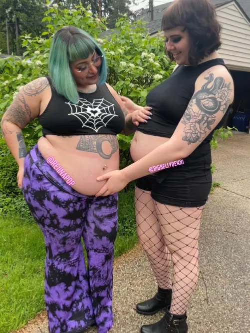 Belly appreciation with @reiinapop 👾👾we’re both getting so big 🤯🤯 by HeftyDoggy