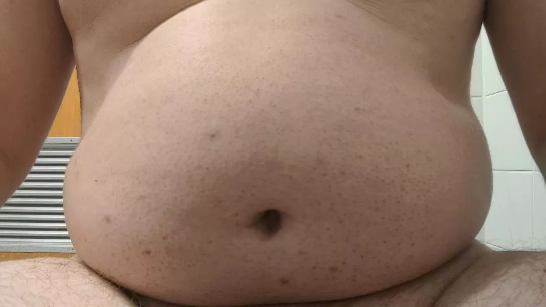 belly button ☺️ posted by Apprehensive_Chart49