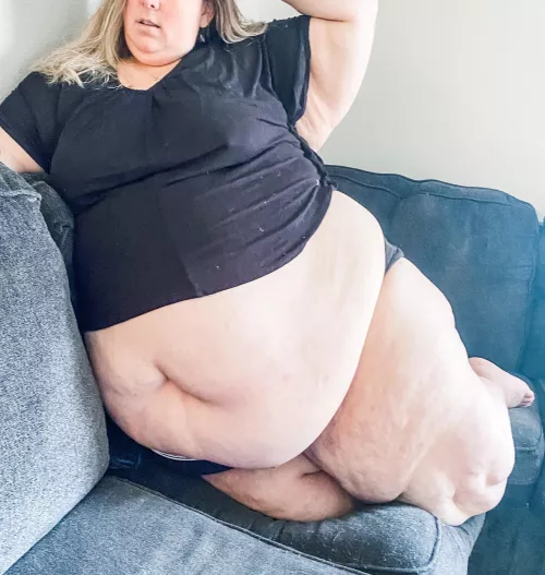 Belly hanging out by bigbellybrooke