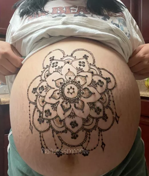 Belly henna 🤰🏻 by Milkymooon66