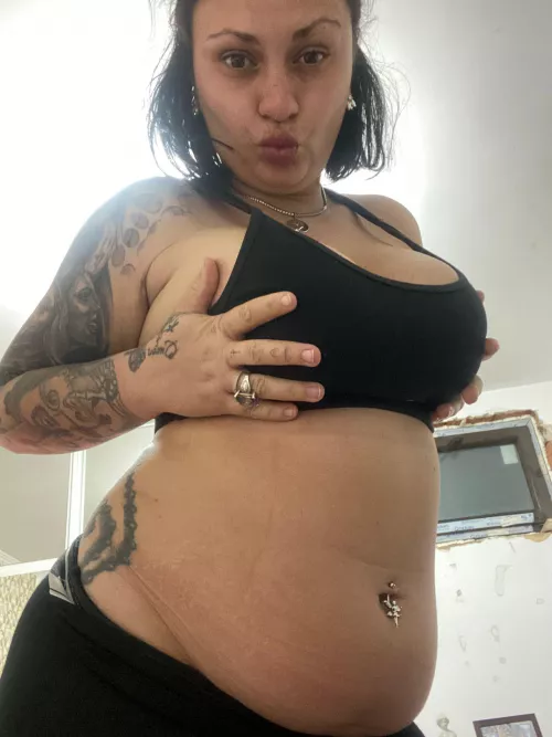 Belly keeps growing as I keep drinking 🍺 by CurvyKassandra