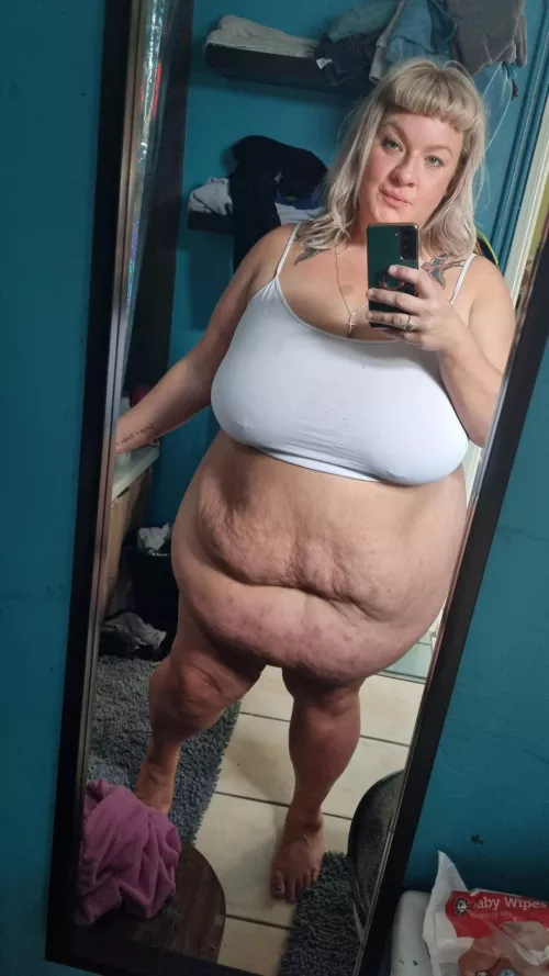 Belly out always ❤️ by WeirdNStuff