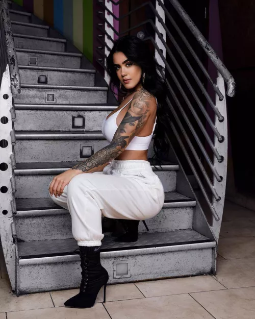 bend me over in the stairs and make me scream... 😇 by ms_tatiana