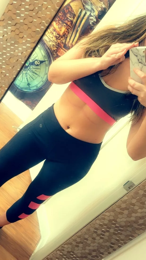 Bend me over, rip my yoga pants off and put a baby in me 😈🤰 posted by Trinitities