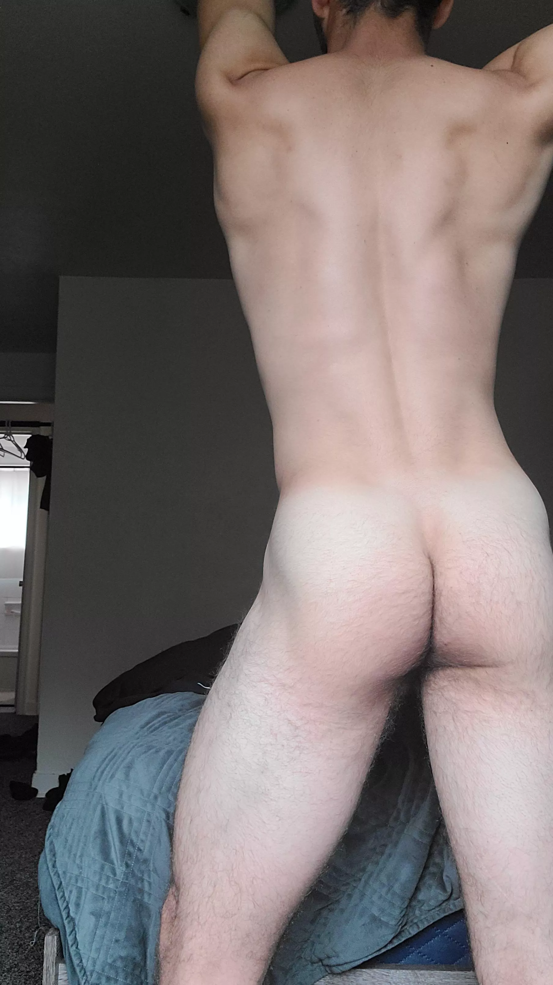 Bend me over that bed ;) posted by vudea1989