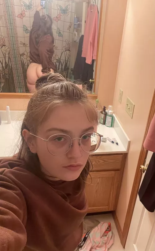 Bend me over the counter and make me watch you fill up my holes, please 🧚🏻 by Fern_LeFaye